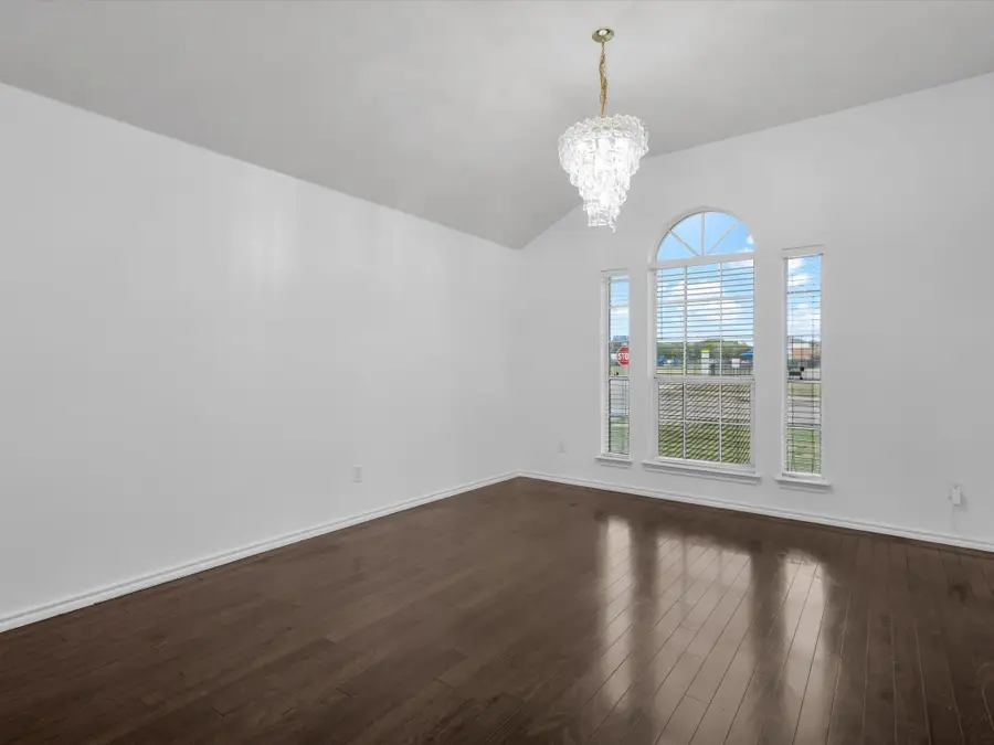 3000 Prairie Hill Lane, Arlington, TX 76010 - Image #2