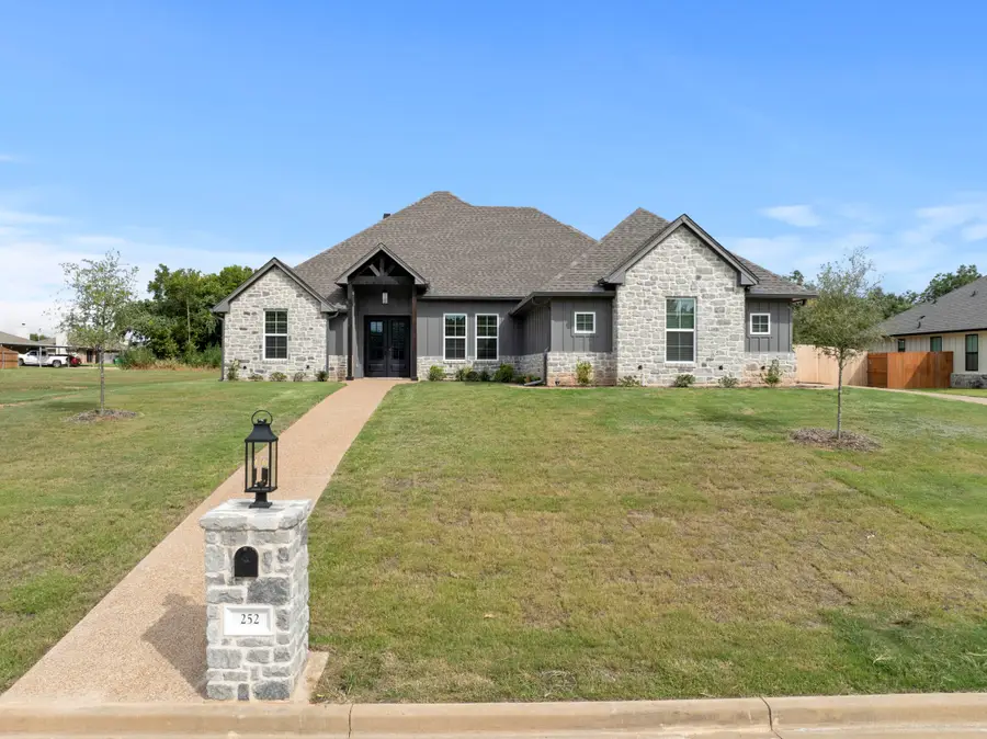 252 Fox Run Lane, Robinson, TX 76706 - Image #2