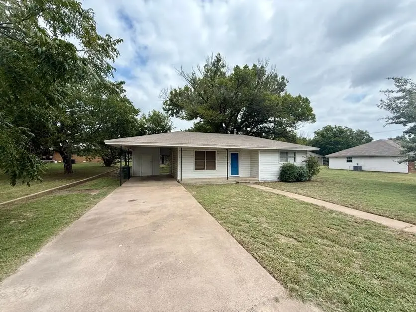 312 N Avenue B, Springtown, TX 76082 - Image #2