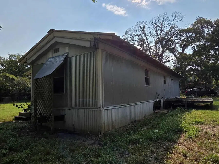 905 E Sears Street, Denison, TX 75020 - Image #3