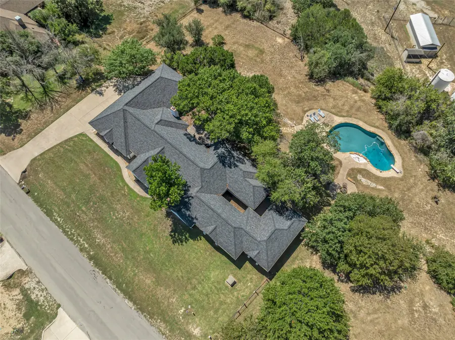 311 Diamond Oaks Drive, Hudson Oaks, TX 76087 - Image #2