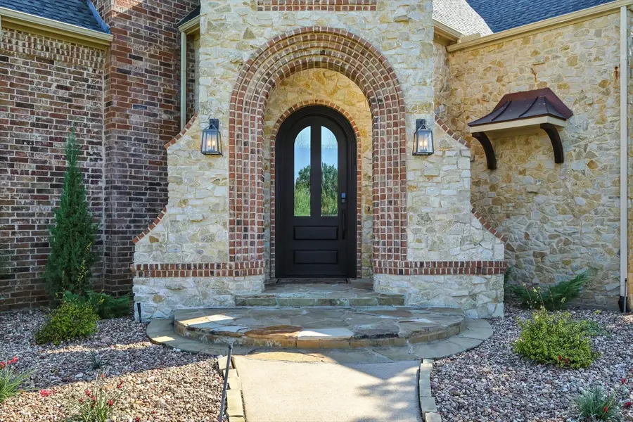 850 Manor Drive, Argyle, TX 76226 - Image #3