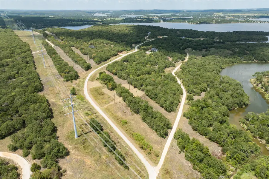 721 Sandstone Court, Bowie, TX 76230 - Image #2