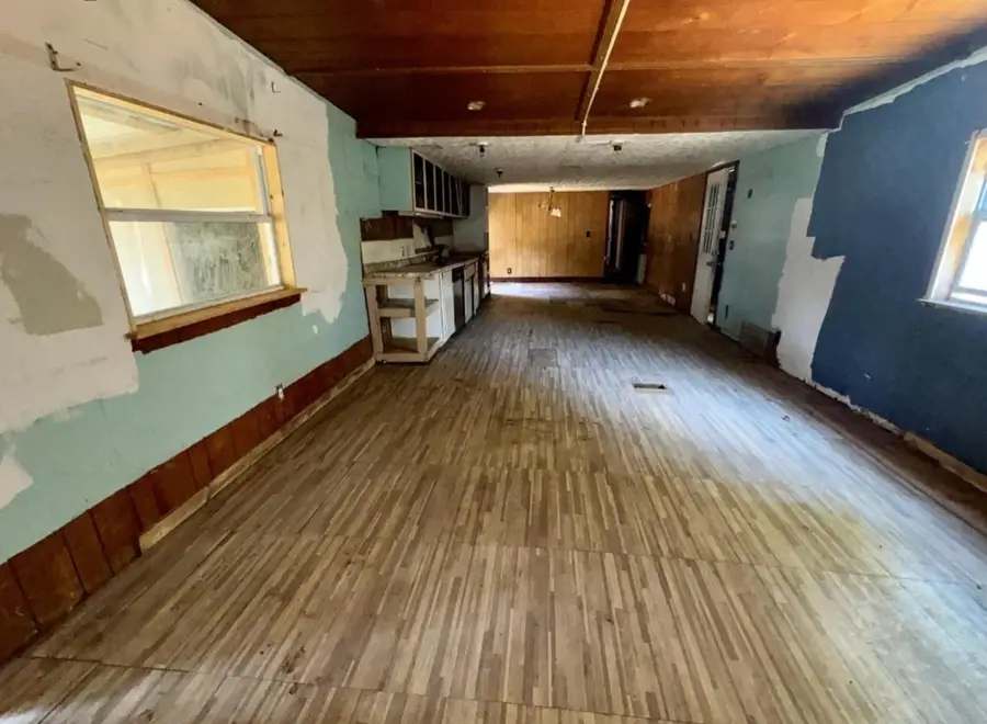 1623 Lands End Street, Granbury, TX 76048 - Image #2