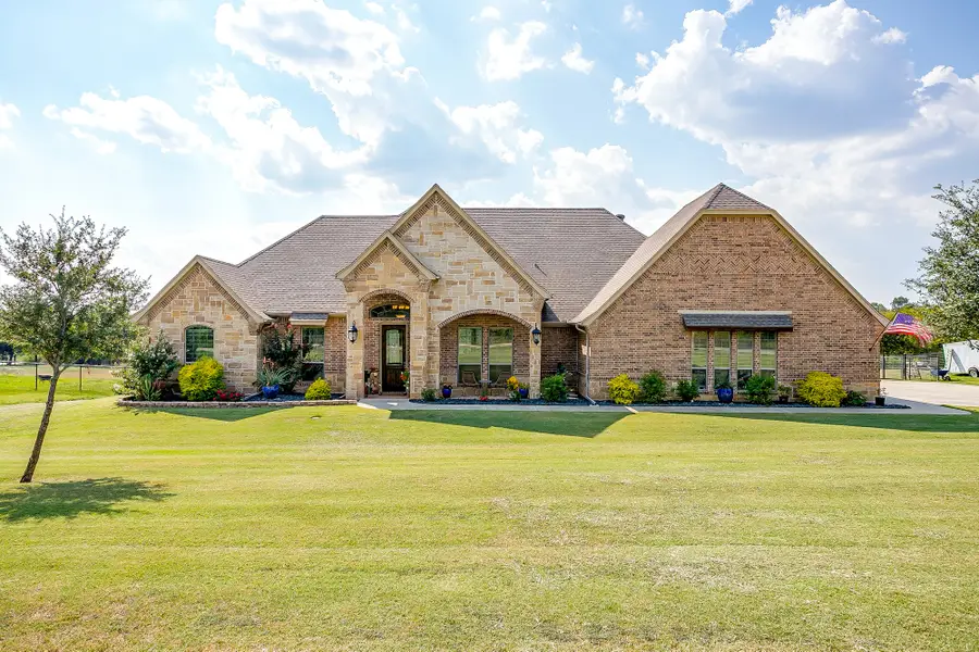 105 N Hadley Road, Godley, TX 76044 - Image #2