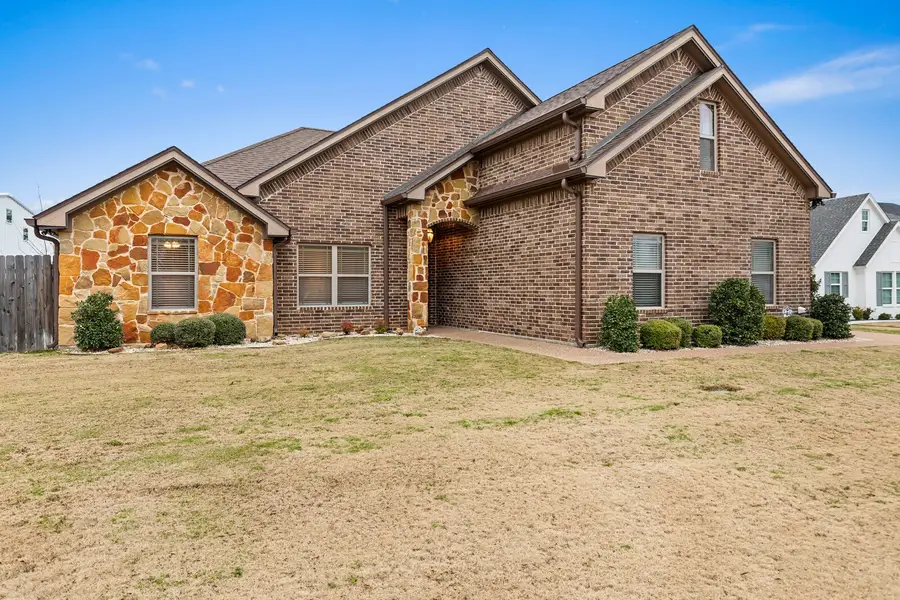 61 N Shore Circle, Waco, TX 76708 - Image #2