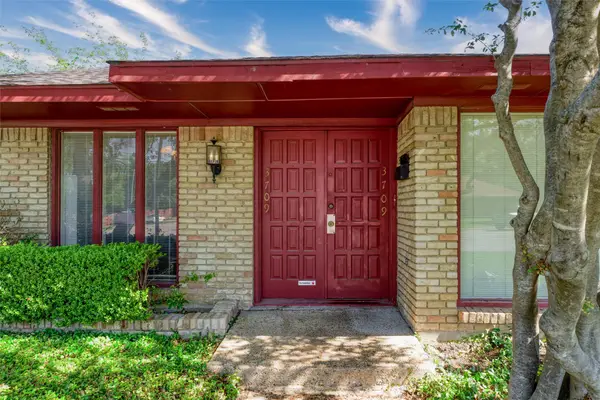3709 Weeburn Drive, Dallas, TX 75229