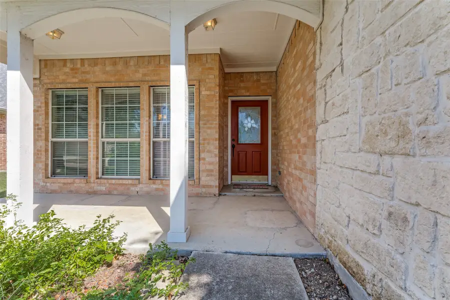 6100 Huntington Drive, Haltom City, TX 76137 - Image #3
