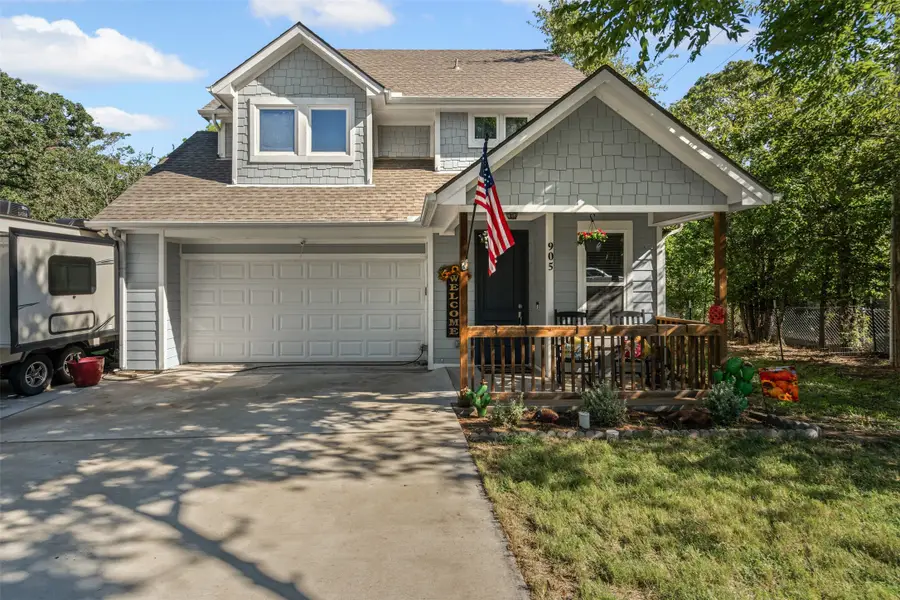 905 Poe Street, Azle, TX 76020 - Image #2