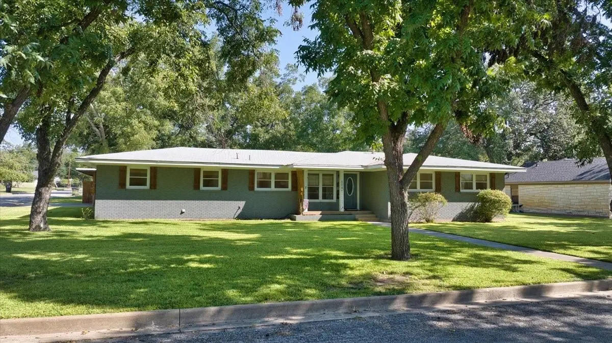 604 W 15th Street, Brady, TX 76825 - Image #1