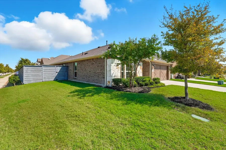 7445 Wispy Willow Lane, Pilot Point Aubrey, TX 76227 - Image #2