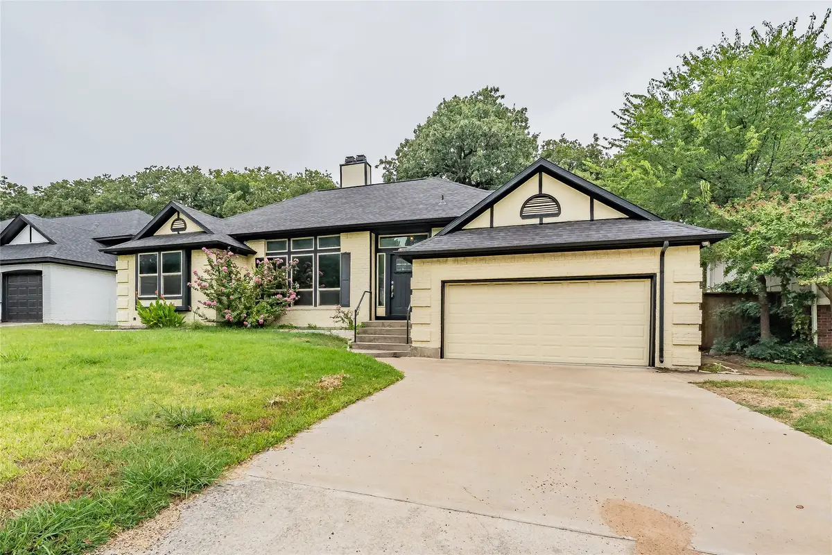 6833 Parkwood Drive, North Richland Hills, TX 76182 - Image #1