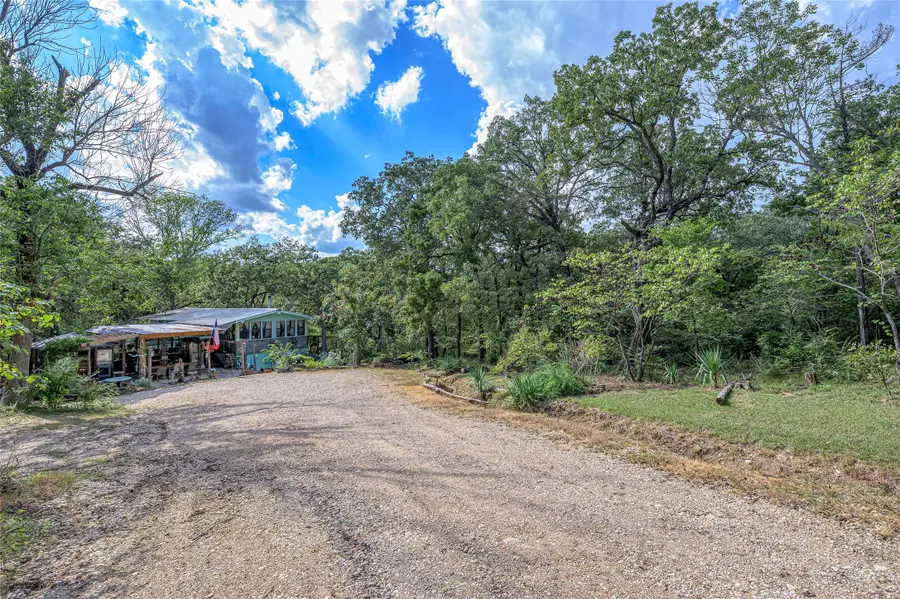 182 Tottenham Drive, Gordonville, TX 76245 - Image #3