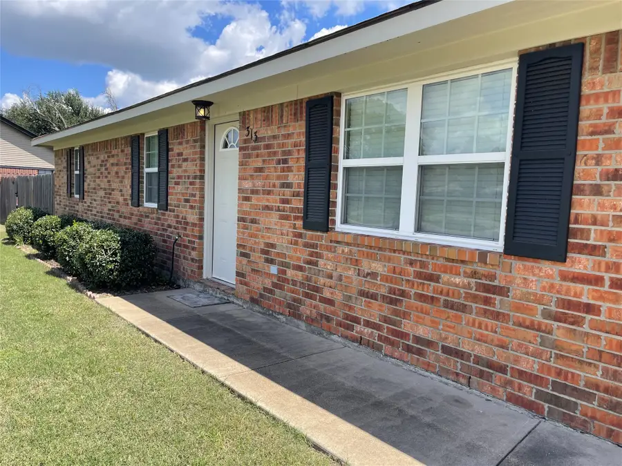 313 Jefferson Street, Fairfield, TX 75840 - Image #3