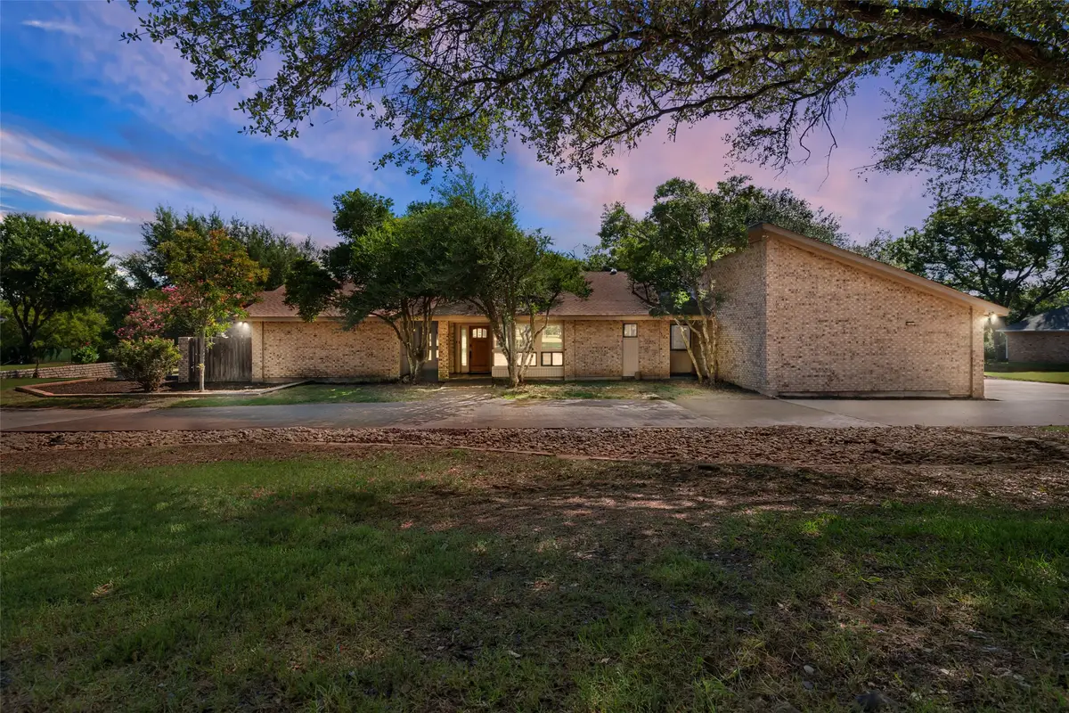 7508 Ravenswood Road, Granbury, TX 76049 - Image #1