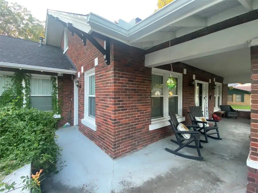 1021 Park Avenue, Bonham, TX 75418 - Image #3