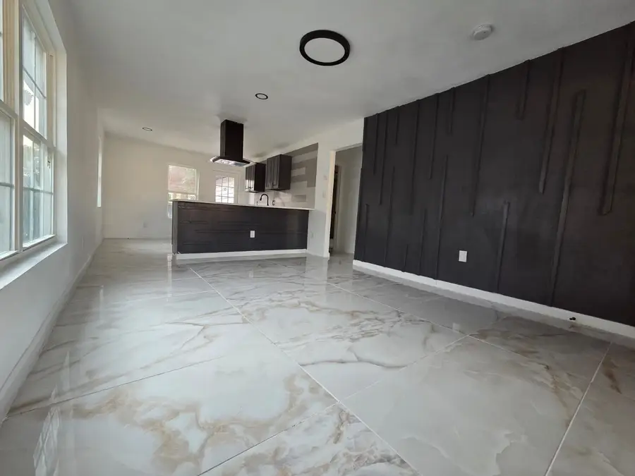 2839 Frost Avenue, Dallas, TX 75215 - Image #3