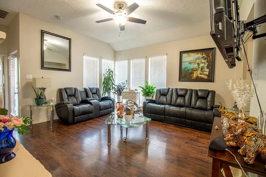 4929 Lodgepole Lane, Fort Worth, TX 76137 - Image #2