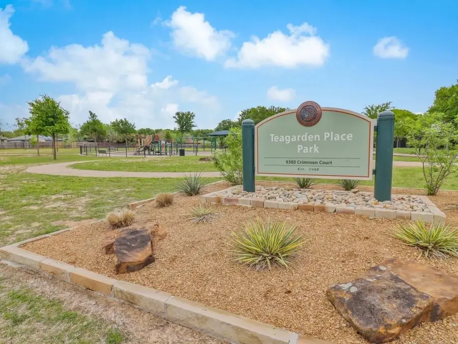 9403 Crimnson Court, Dallas, TX 75217 - Image #3