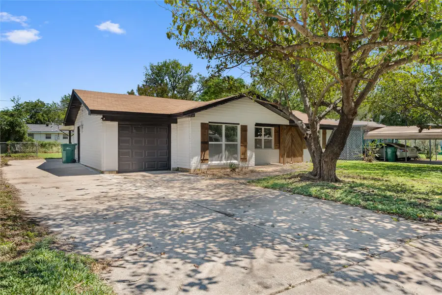 709 N Rita Street, Lacy Lakeview, TX 76705 - Image #3