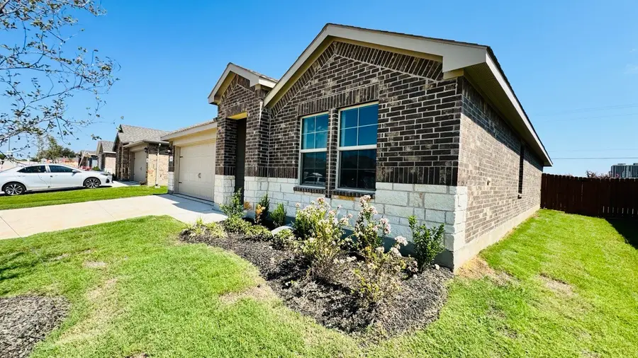 536 Marsh Street, Cleburne, TX 76033 - Image #2