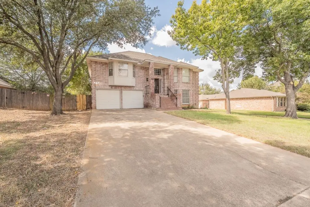 607 Reeves Lane, Kennedale, TX 76060 - Image #1