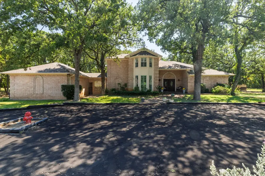 201 Hastings Drive, Runaway Bay, TX 76426 - Image #3