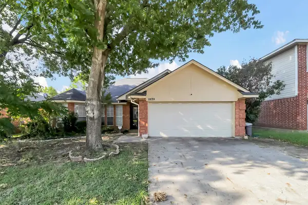 2839 Linden Lane, Grand Prairie, TX 75052