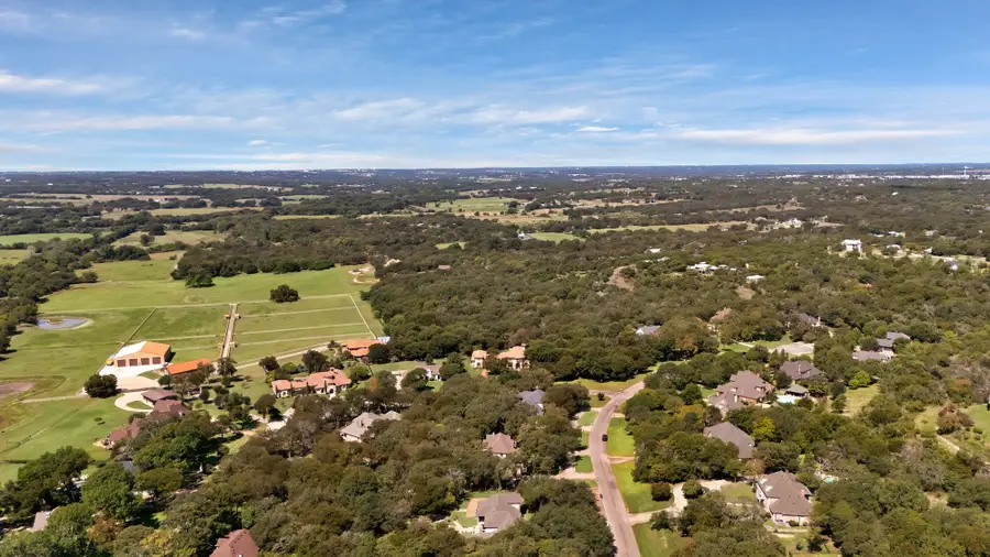 119 Allie Court, Hudson Oaks, TX 76087 - Image #3