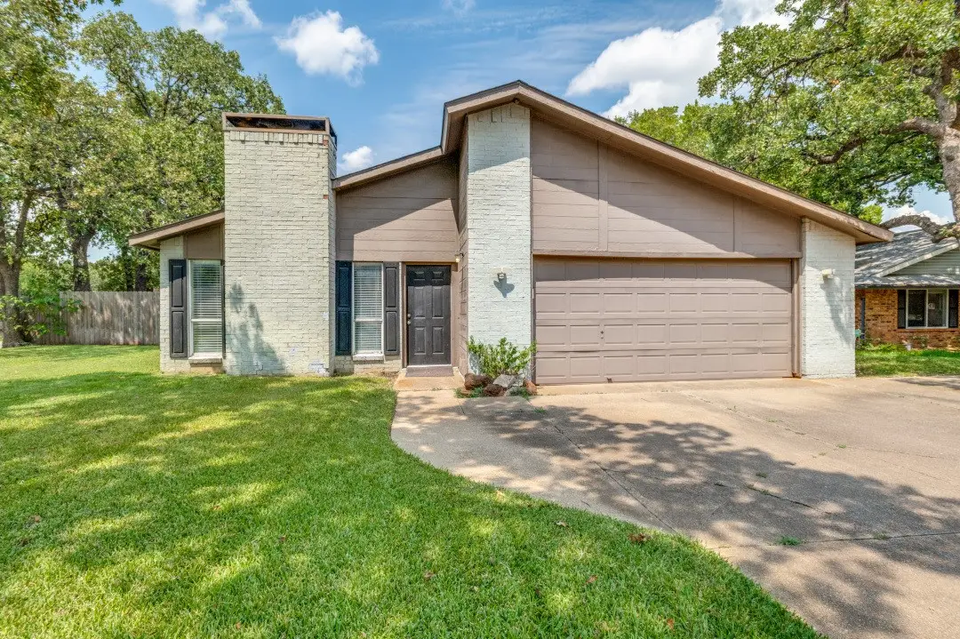3001 Glenwood Court, Bedford, TX 76021 - Image #1