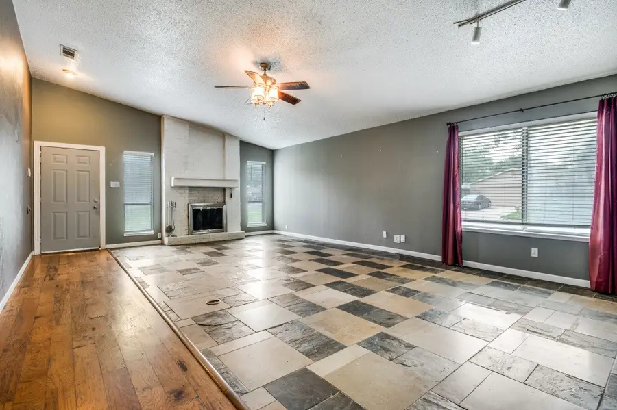 3001 Glenwood Court, Bedford, TX 76021 - Image #3