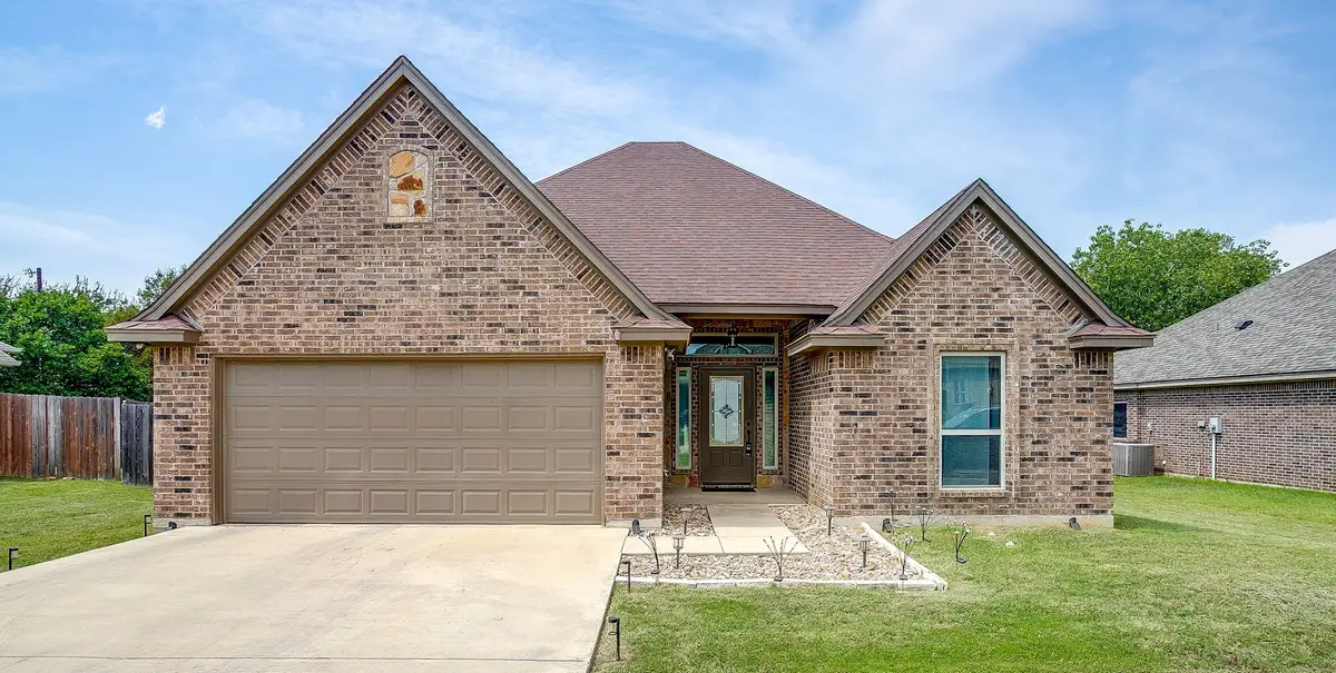 2313 Springhill Court, Mineral Wells, TX 76067 - Image #1