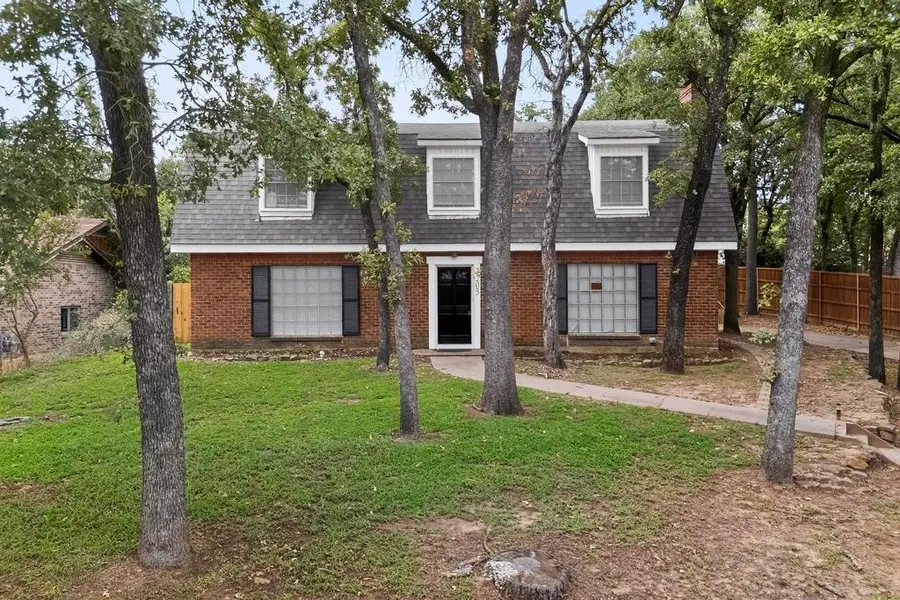3205 Woodford Drive, Arlington, TX 76013 - Image #2