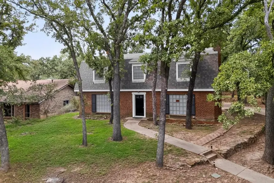 3205 Woodford Drive, Arlington, TX 76013 - Image #3