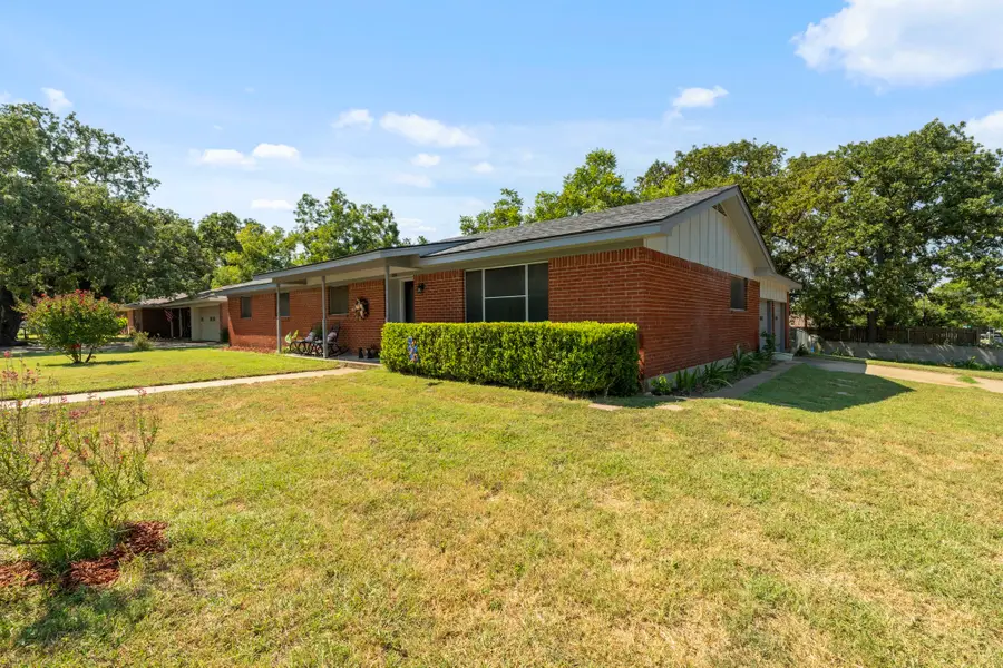 898 N Charlotte Avenue, Stephenville, TX 76401 - Image #2