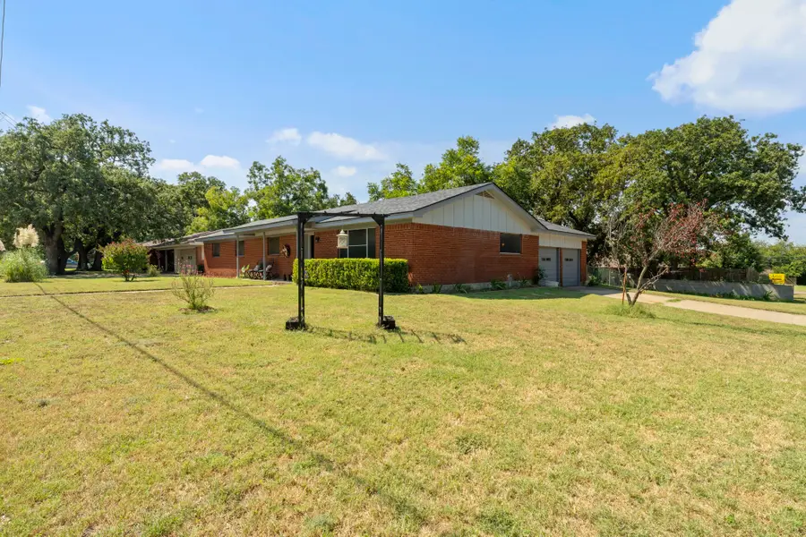 898 N Charlotte Avenue, Stephenville, TX 76401 - Image #3