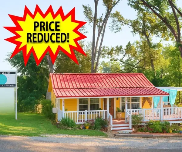 402 College St, Canton, TX 75103