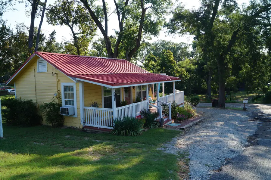 402 College St, Canton, TX 75103 - Image #3