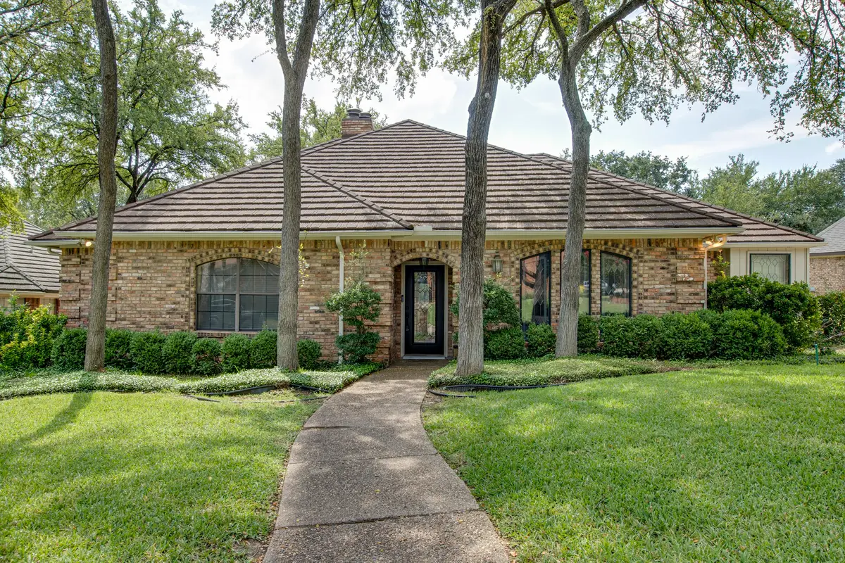 717 Reese Lane, Hurst, TX 76054 - Image #1