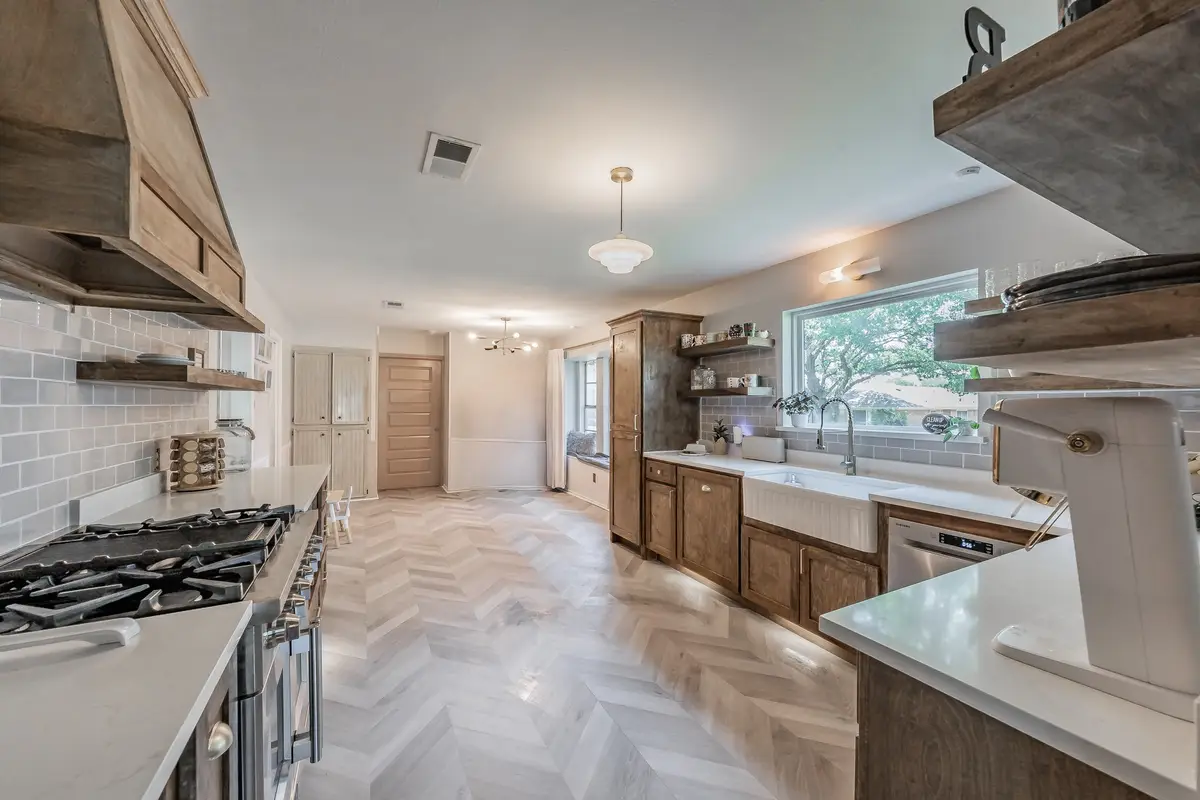 2211 Midhurst Drive, Arlington, TX 76013 - Image #1