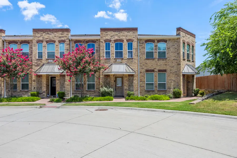 223 Belleville Drive, Lewisville, TX 75057 - Image #2