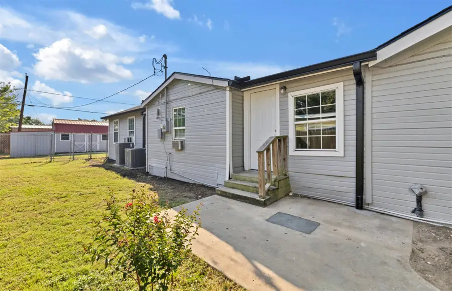 530 2nd Street, Grand Prairie, TX 75051 - Image #2