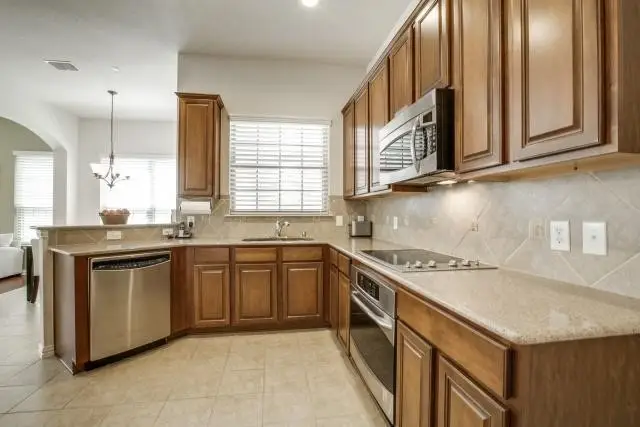 1931 Lantana Lane, Irving, TX 75063 - Image #2