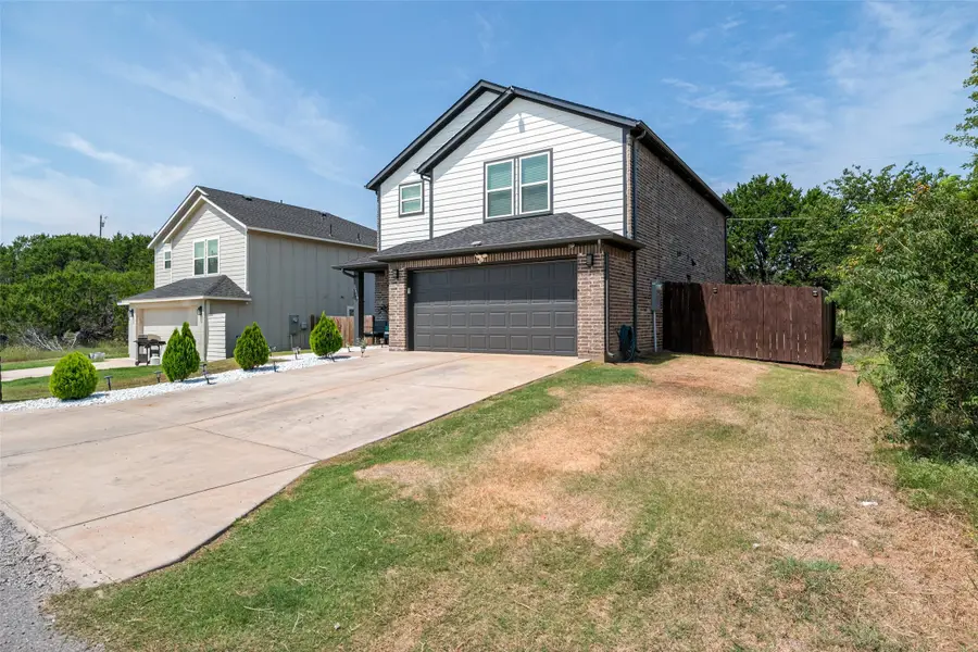 3516 Mulberry Drive, Granbury, TX 76048 - Image #3