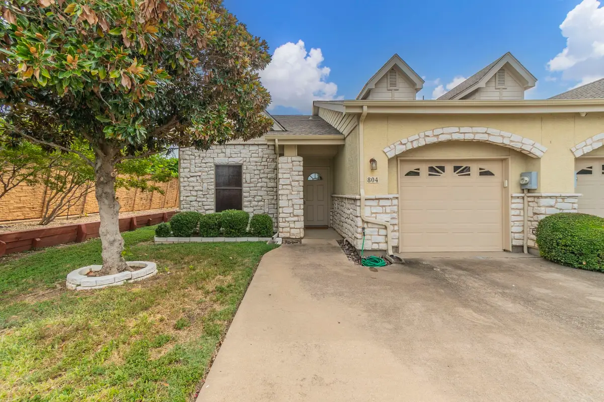 804 Beechcraft Avenue, Grand Prairie, TX 75051 - Image #1