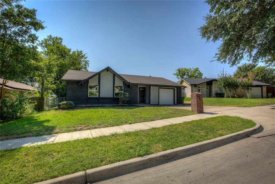 4237 Hartford Drive, Garland, TX 75043 - Image #2