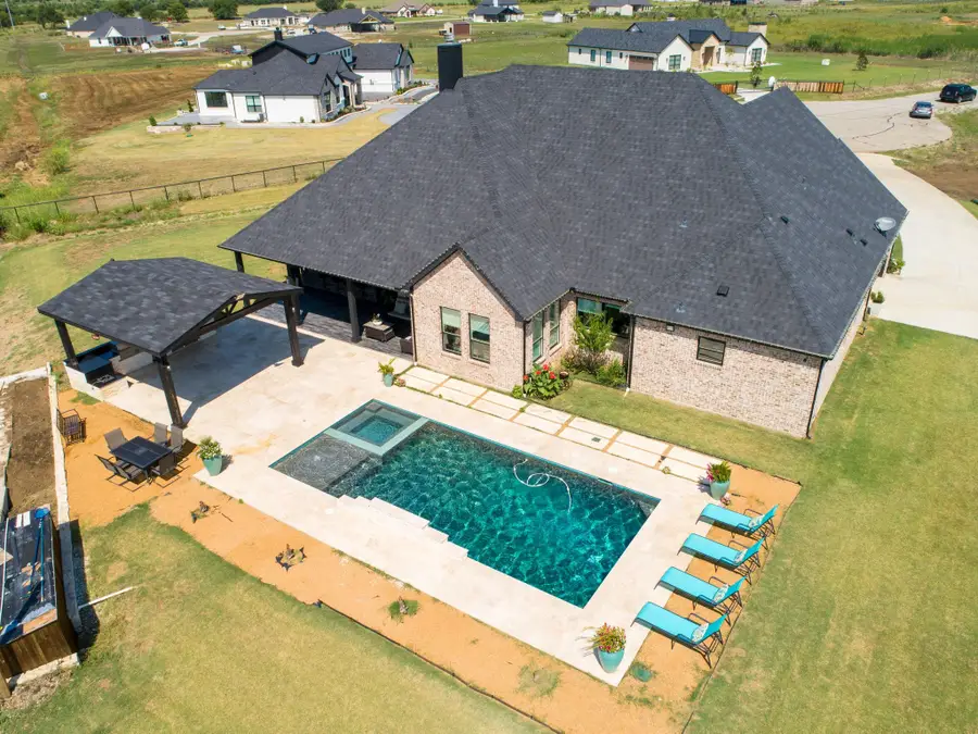 7299 Tom Trail, Krum, TX 76249 - Image #2
