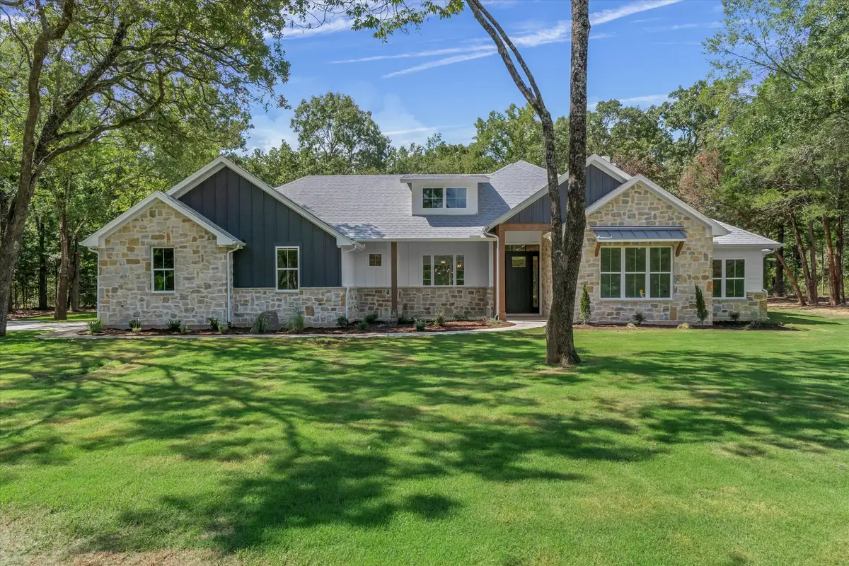 325 Legacy Lane, Edgewood, TX 75117 - Image #1