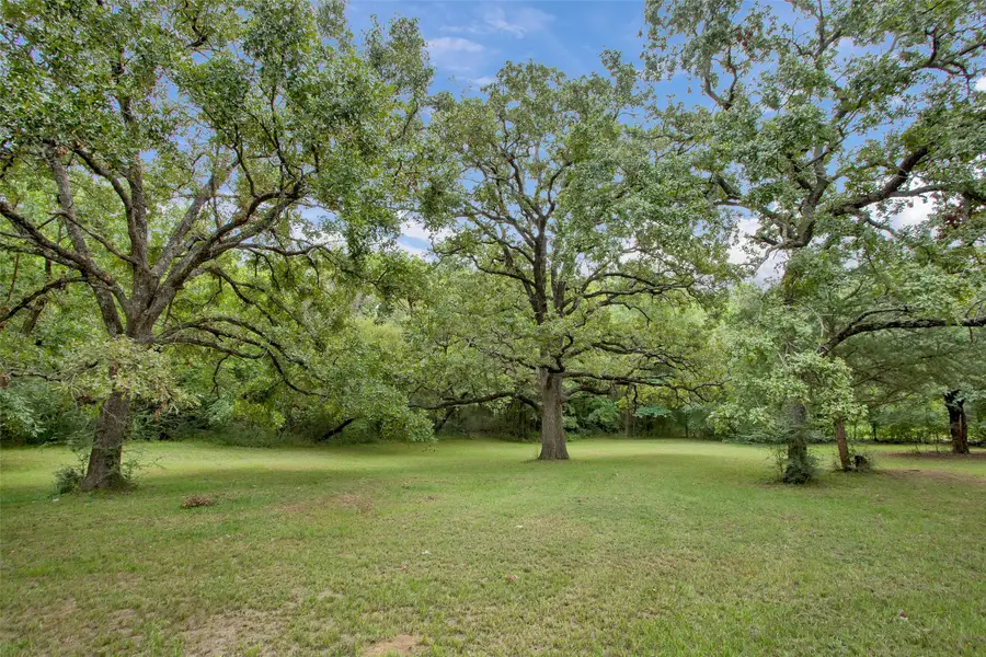 206 Clements Road, Whitesboro, TX 76273 - Image #3