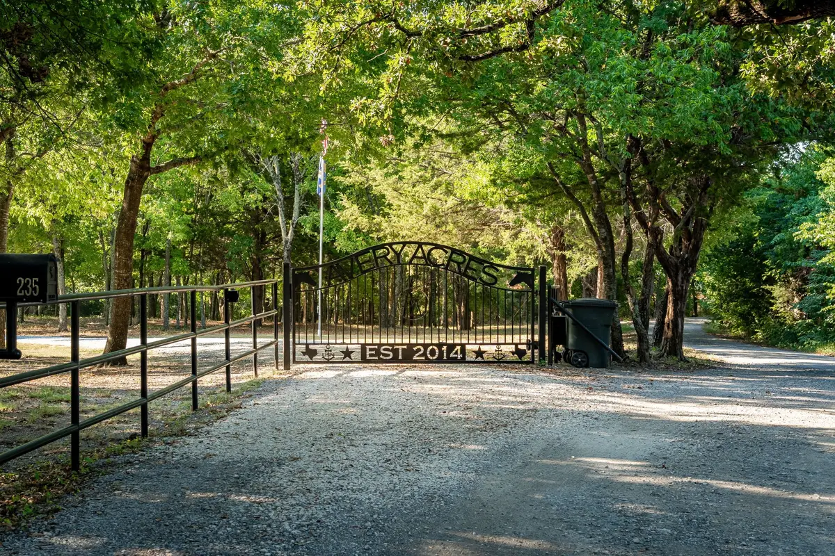 235 Burks Road, Whitewright, TX 75491 - Image #1